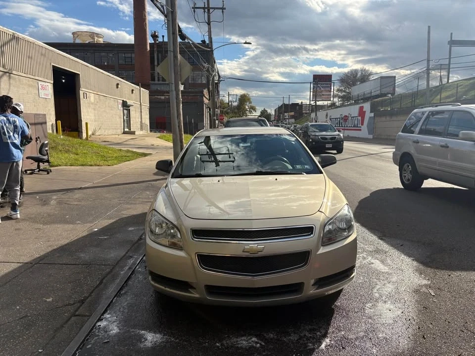 2010 Chevrolet Malibu - Image 8 of 11