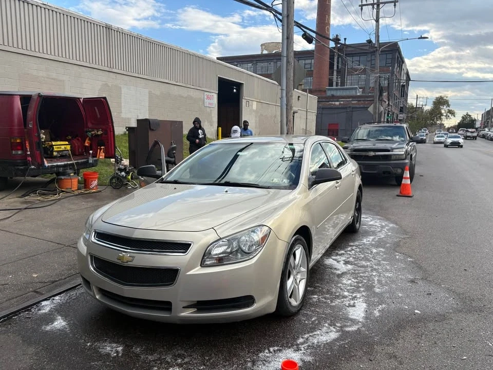 2010 Chevrolet Malibu - Image 4 of 11