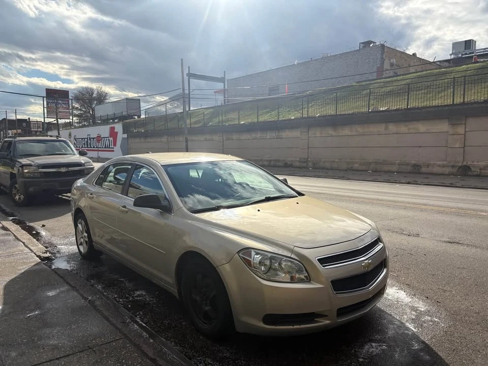 2010 Chevrolet Malibu - Image 9 of 11