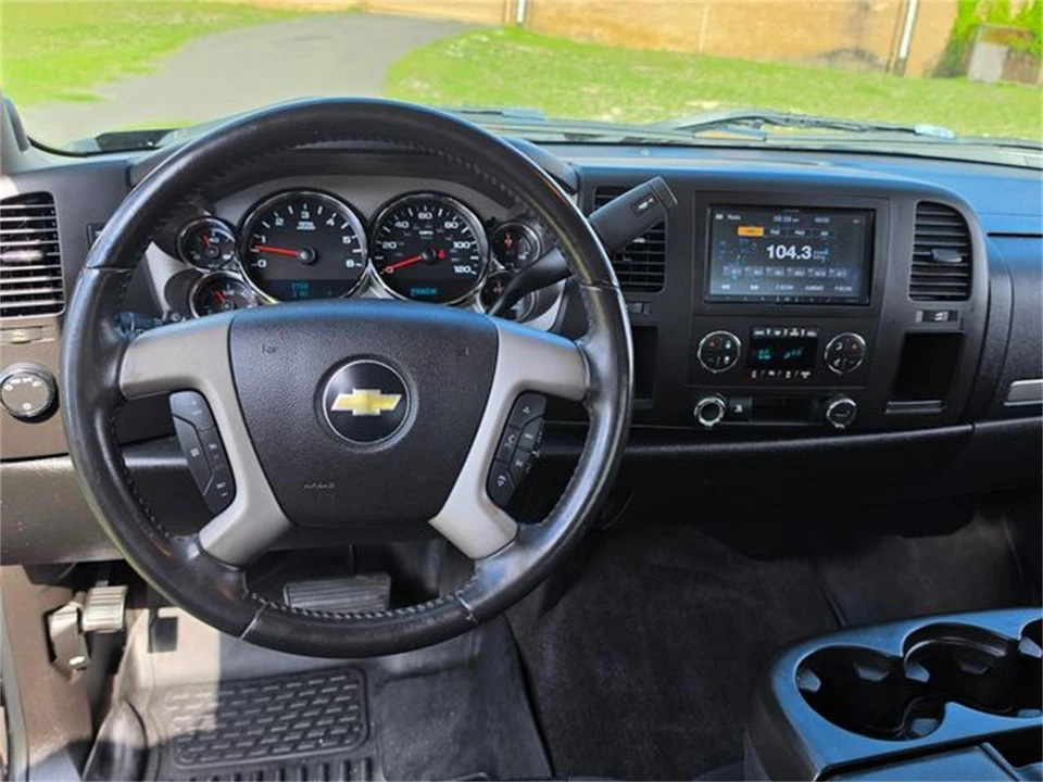 2010 Chevrolet Silverado 2nd Gen - Image 17 of 31