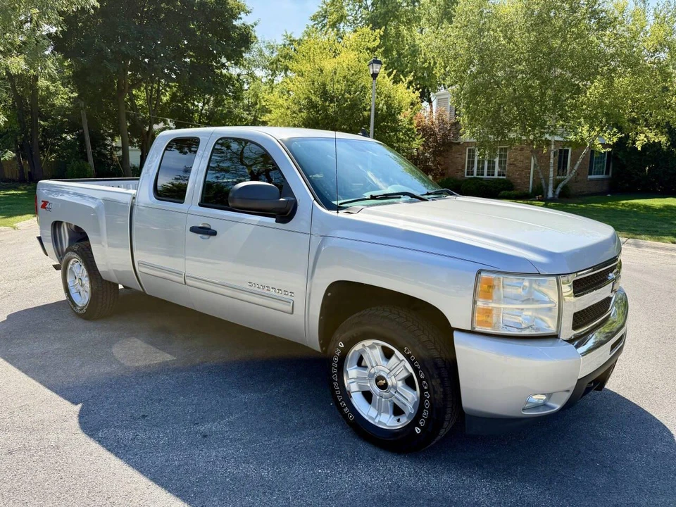 2010 Chevrolet Silverado 2nd Gen - Image 5 of 25