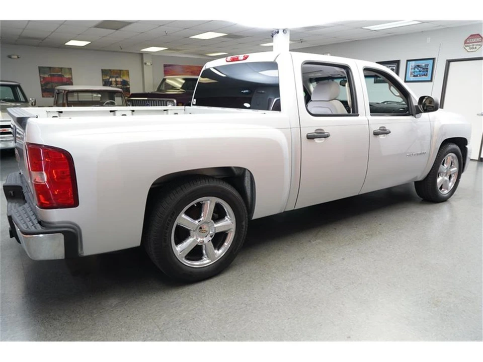 2010 Chevrolet Silverado 2nd Gen - Image 9 of 31