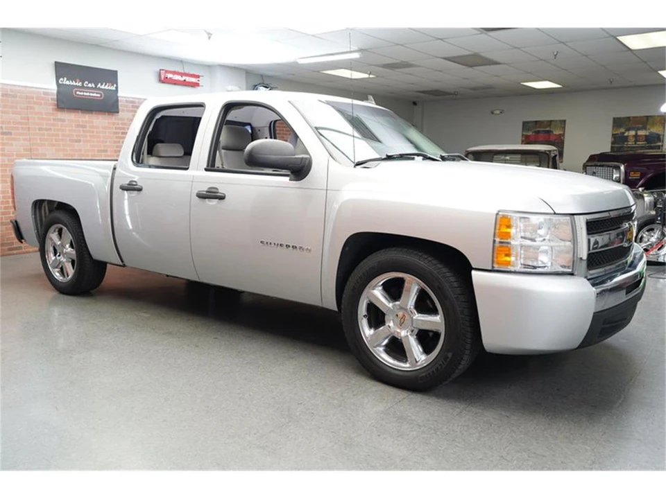 2010 Chevrolet Silverado 2nd Gen - Image 11 of 31