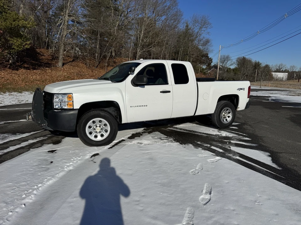2010 Chevrolet Silverado 2nd Gen - Image 2 of 15