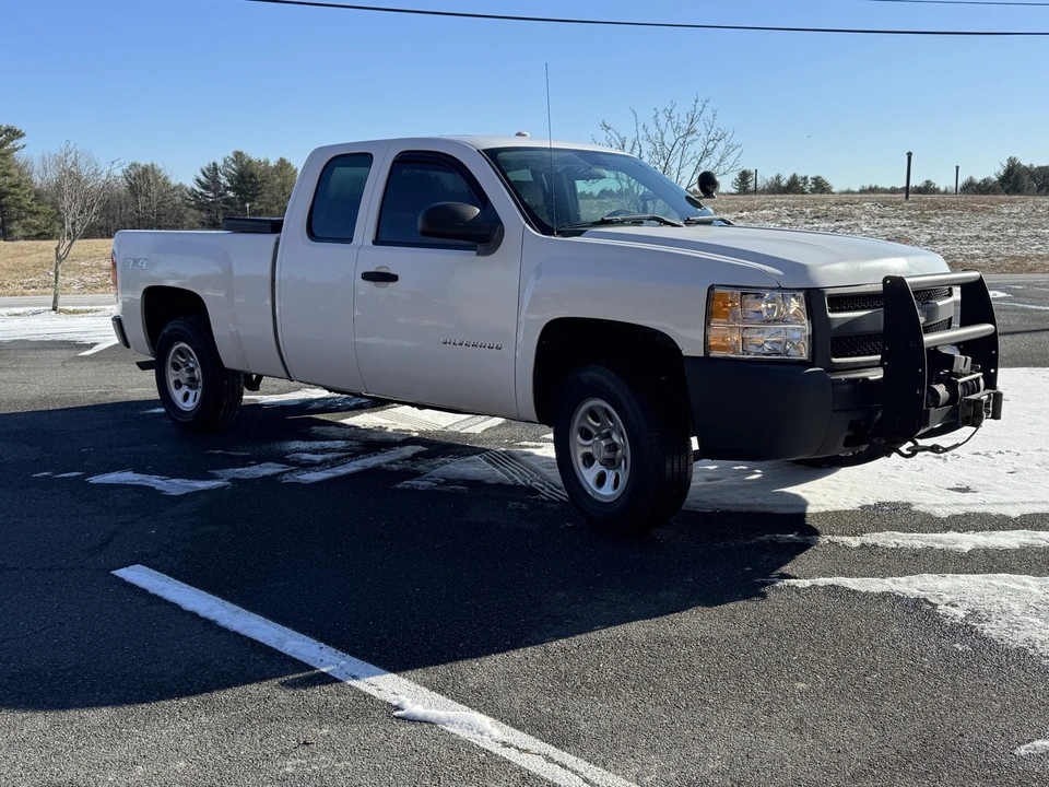 2010 Chevrolet Silverado 2nd Gen - Image 3 of 15
