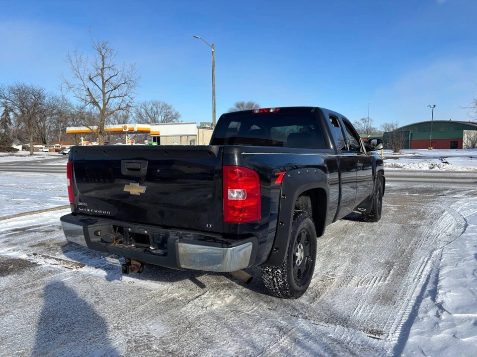 2010 Chevrolet Silverado 2nd Gen - Image 2 of 15