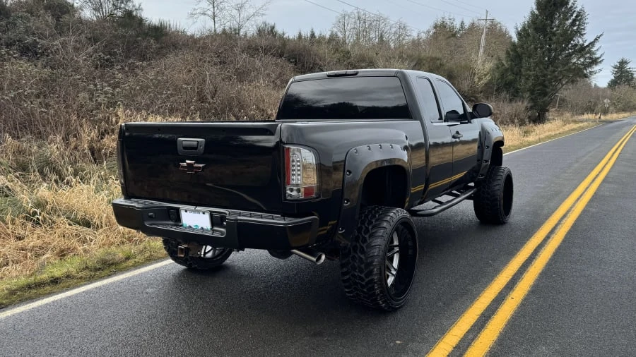 2010 Chevrolet Silverado 2nd Gen - Image 3 of 24