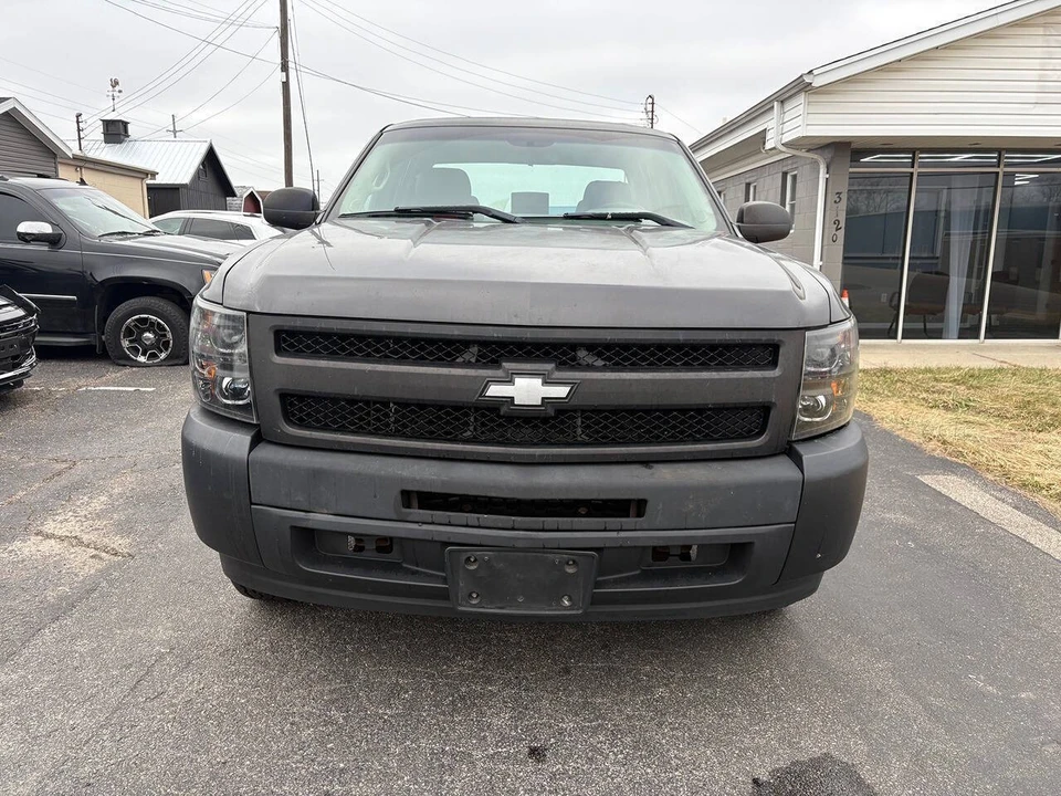 2010 Chevrolet Silverado 2nd Gen - Image 2 of 5