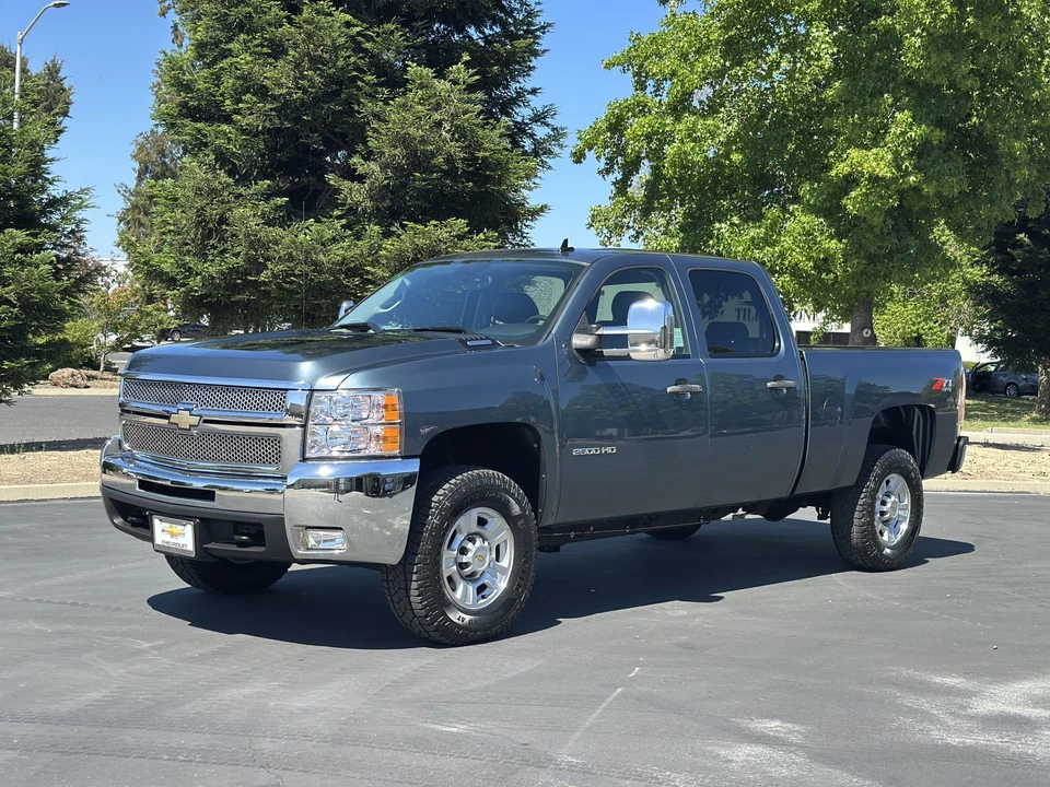 2010 Chevrolet Silverado Heavy Duty 2nd Gen - Image 2 of 31