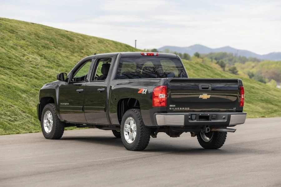 2010 Chevrolet Silverado 2nd Gen - Image 2 of 31