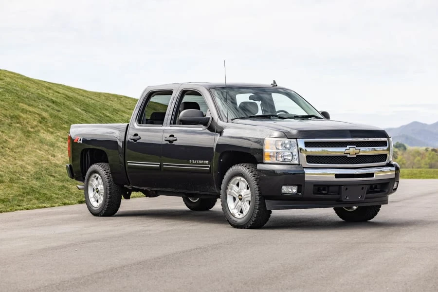 2010 Chevrolet Silverado 2nd Gen - Image 5 of 31