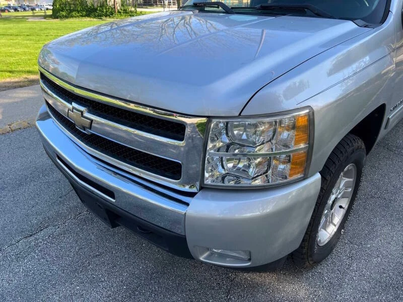 2010 Chevrolet Silverado 2nd Gen - Image 2 of 20
