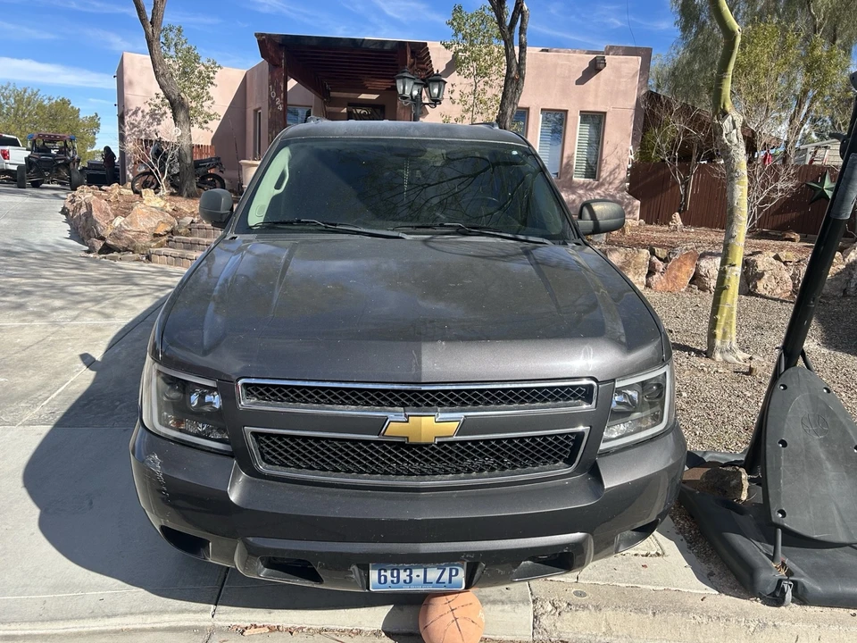 2010 Chevrolet Suburban 11th Gen - Image 3 of 7