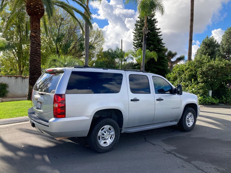 2010 Chevrolet Suburban 10th Gen - Image 8 of 21