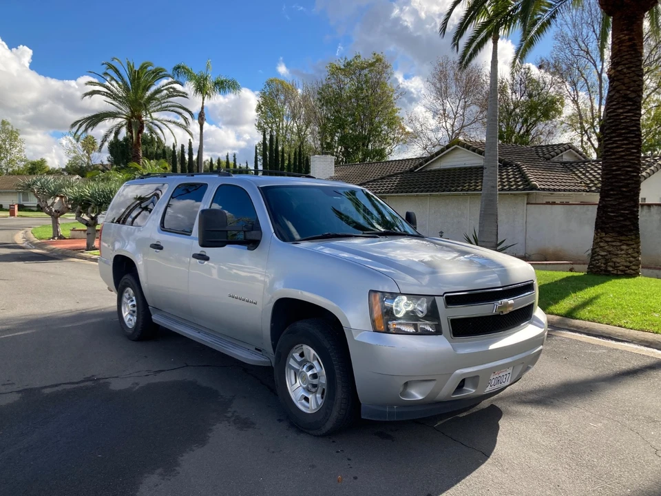 2010 Chevrolet Suburban 10th Gen - Image 6 of 21