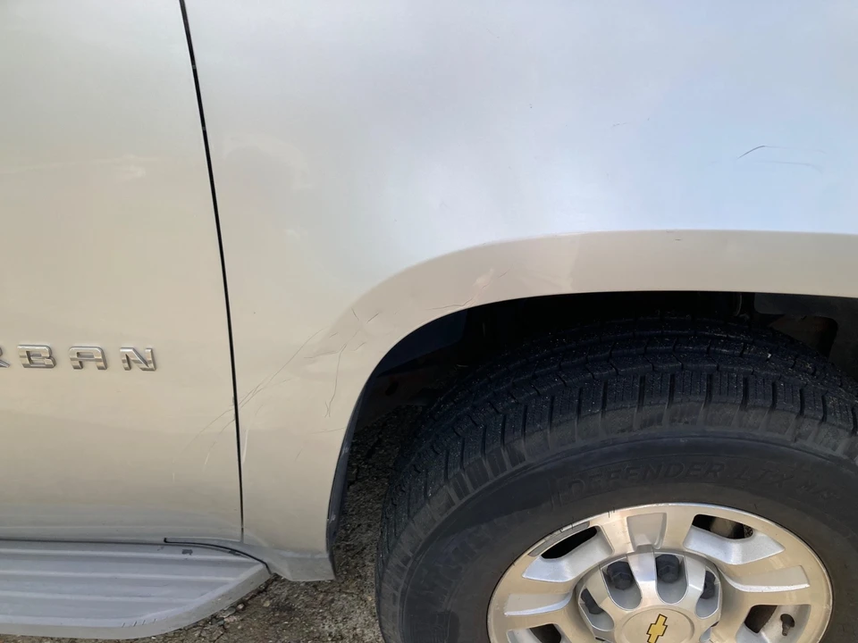 2010 Chevrolet Suburban 10th Gen - Image 18 of 21