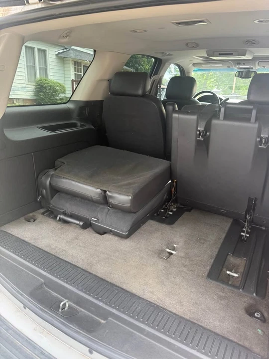 2010 Chevrolet Tahoe 3rd Gen - Image 3 of 11