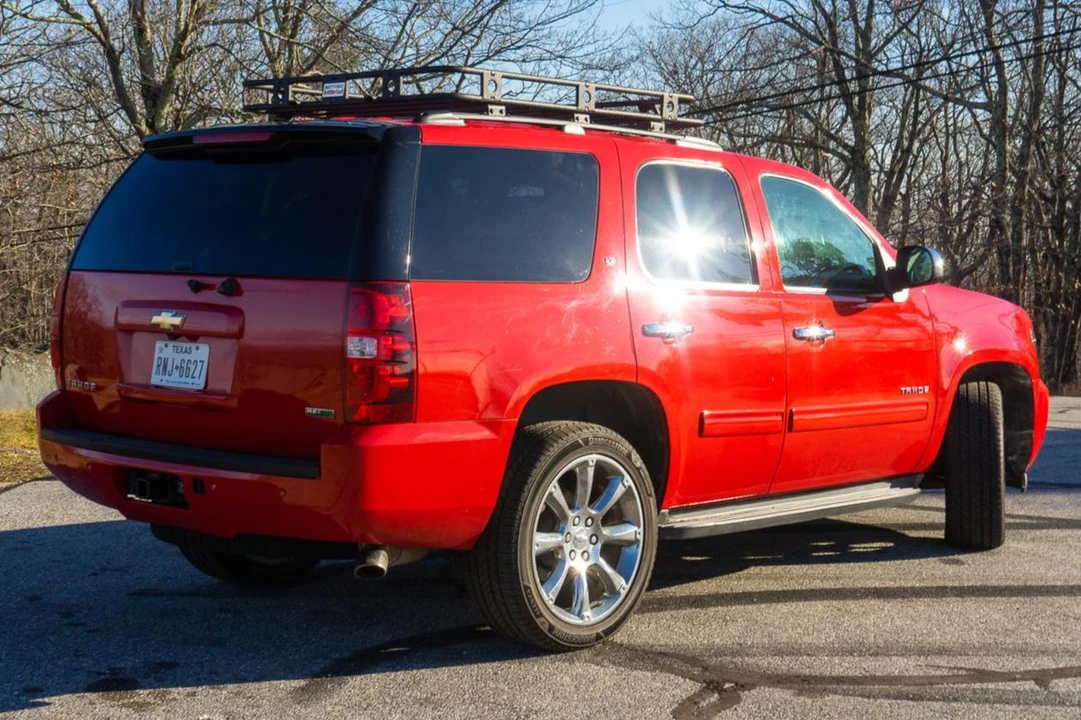 2010 Chevrolet Tahoe 3rd Gen - Image 4 of 31