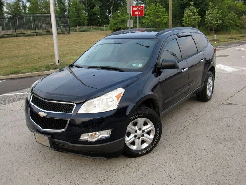 2010 Chevrolet Traverse - Image 4 of 12