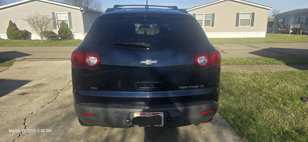 2010 Chevrolet Traverse - Image 4 of 12