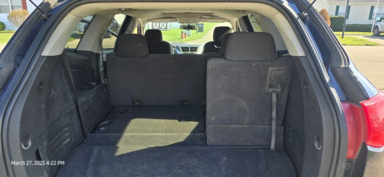 2010 Chevrolet Traverse - Image 11 of 12
