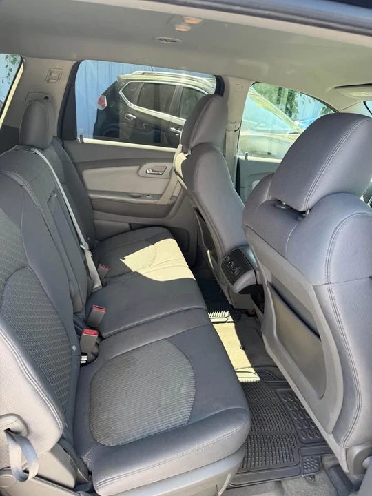 2010 Chevrolet Traverse - Image 6 of 6