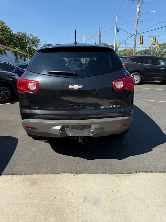 2010 Chevrolet Traverse - Image 4 of 6