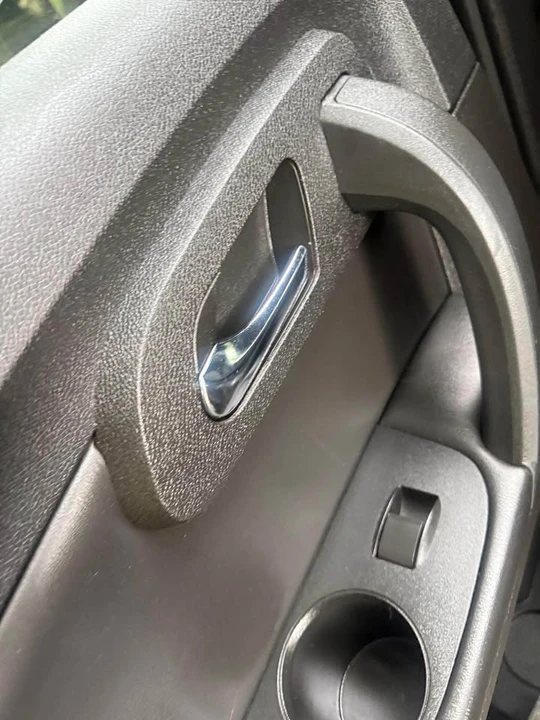 2010 Chevrolet Traverse - Image 11 of 18