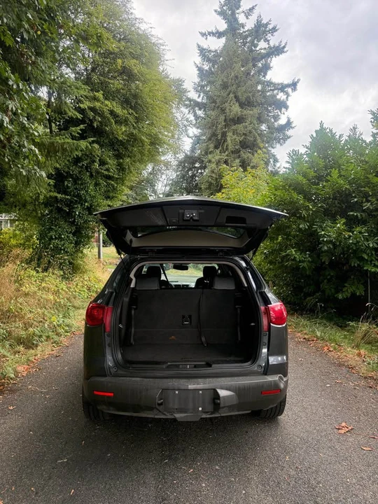 2010 Chevrolet Traverse - Image 8 of 18