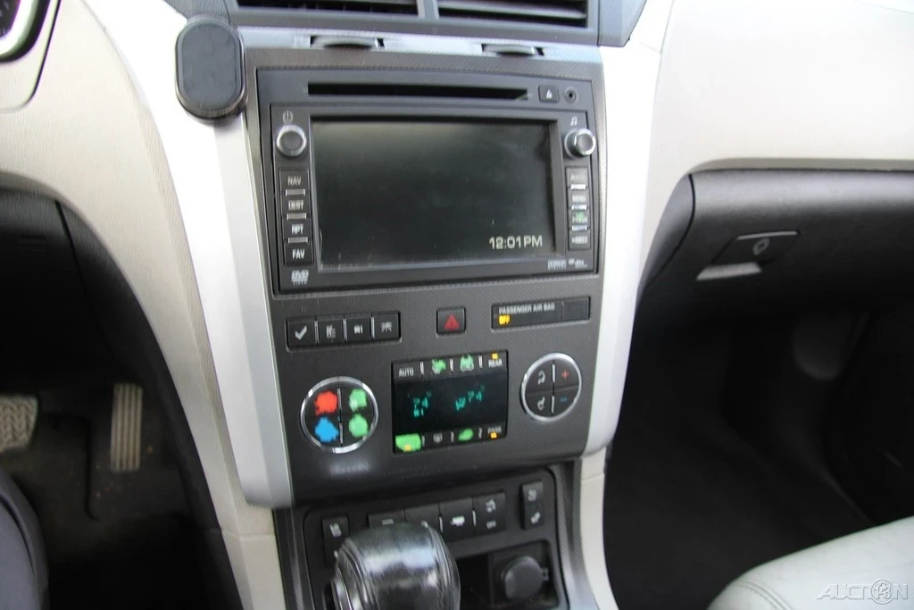 2010 Chevrolet Traverse - Image 16 of 21