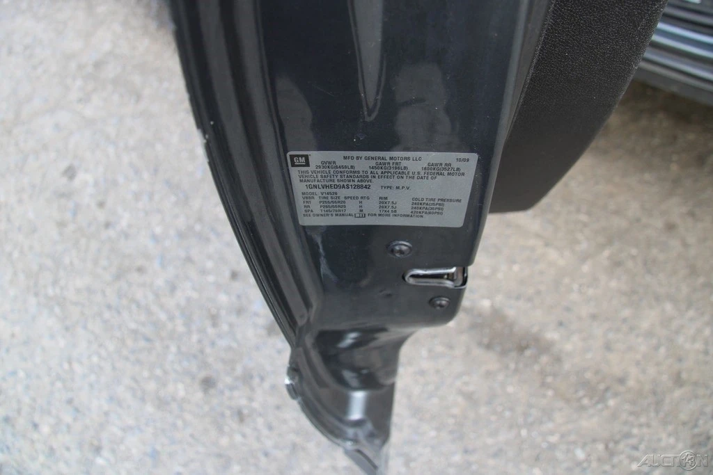 2010 Chevrolet Traverse - Image 10 of 21