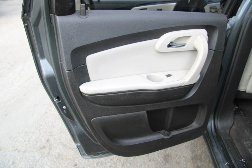 2010 Chevrolet Traverse - Image 18 of 21