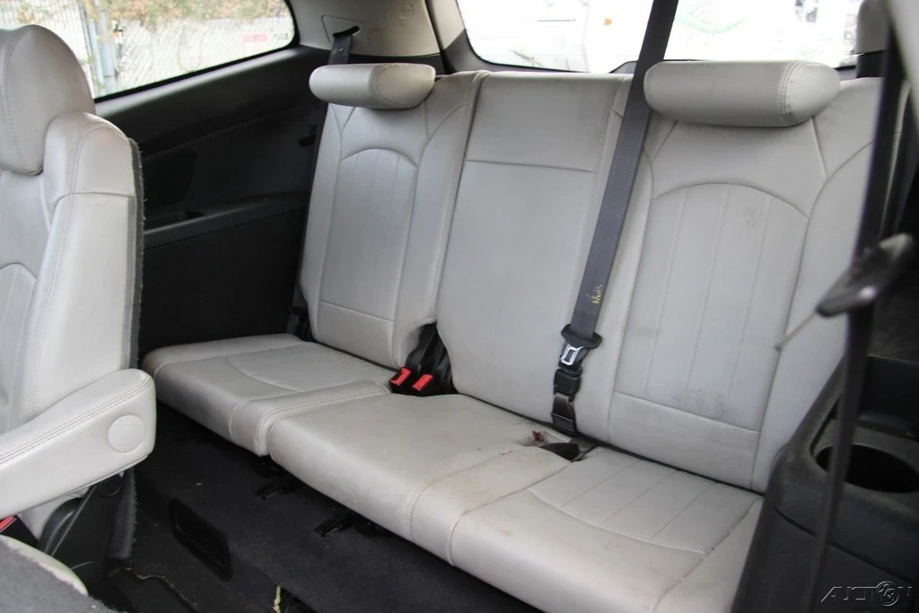 2010 Chevrolet Traverse - Image 20 of 21
