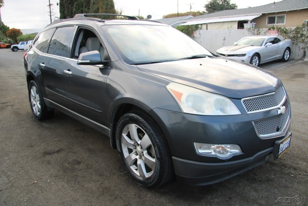 2010 Chevrolet Traverse - Image 8 of 21