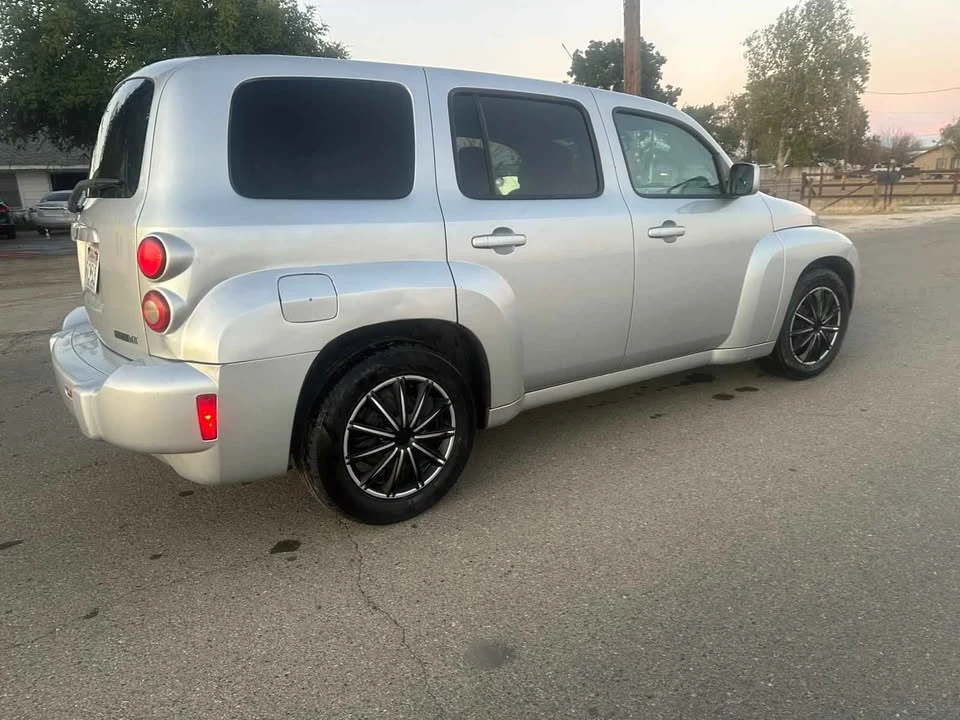 2010 Chevrolet HHR - Image 4 of 10