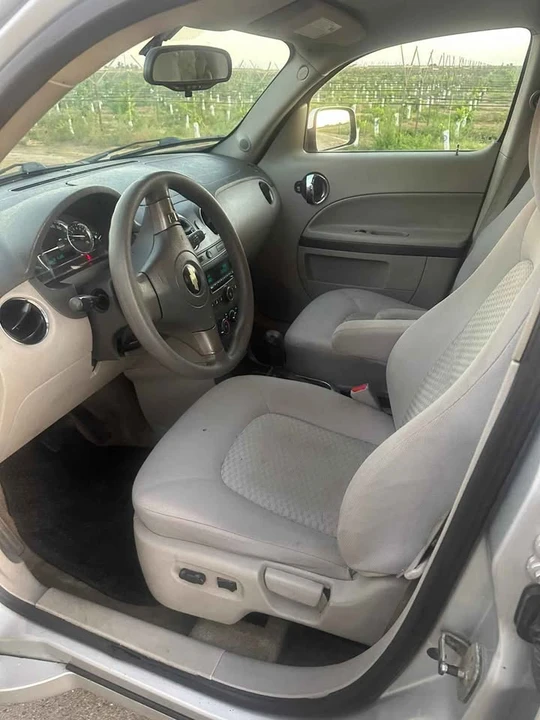 2010 Chevrolet HHR - Image 6 of 10