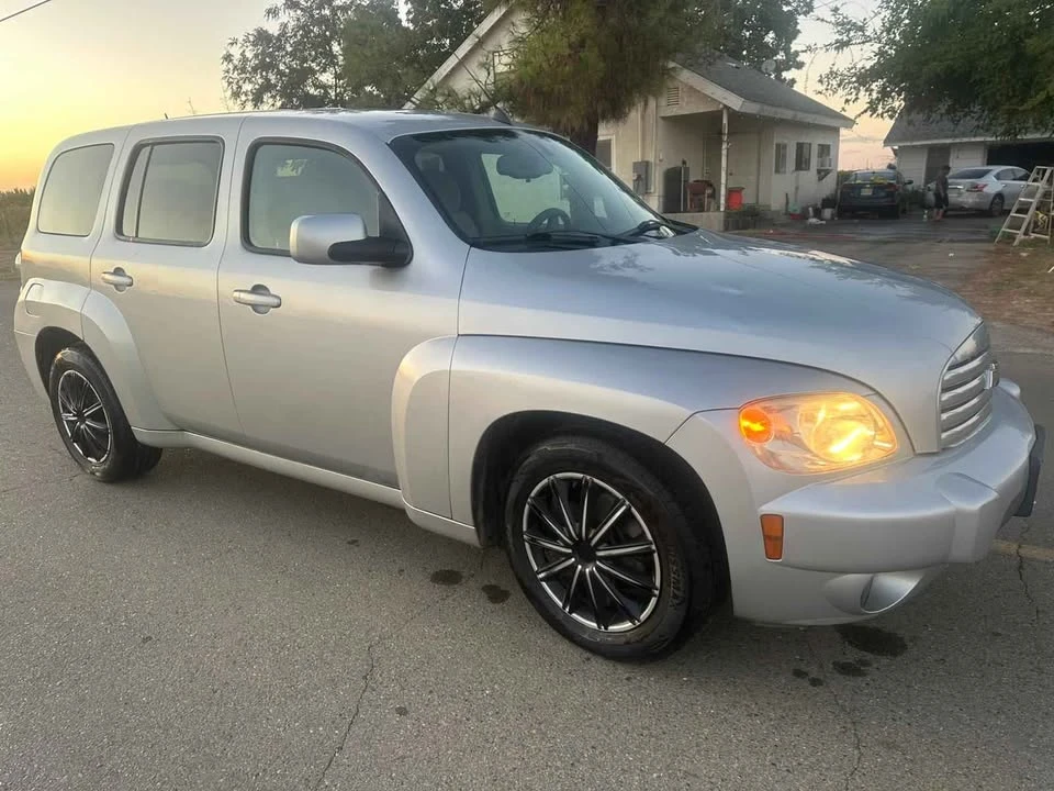 2010 Chevrolet HHR - Image 2 of 10