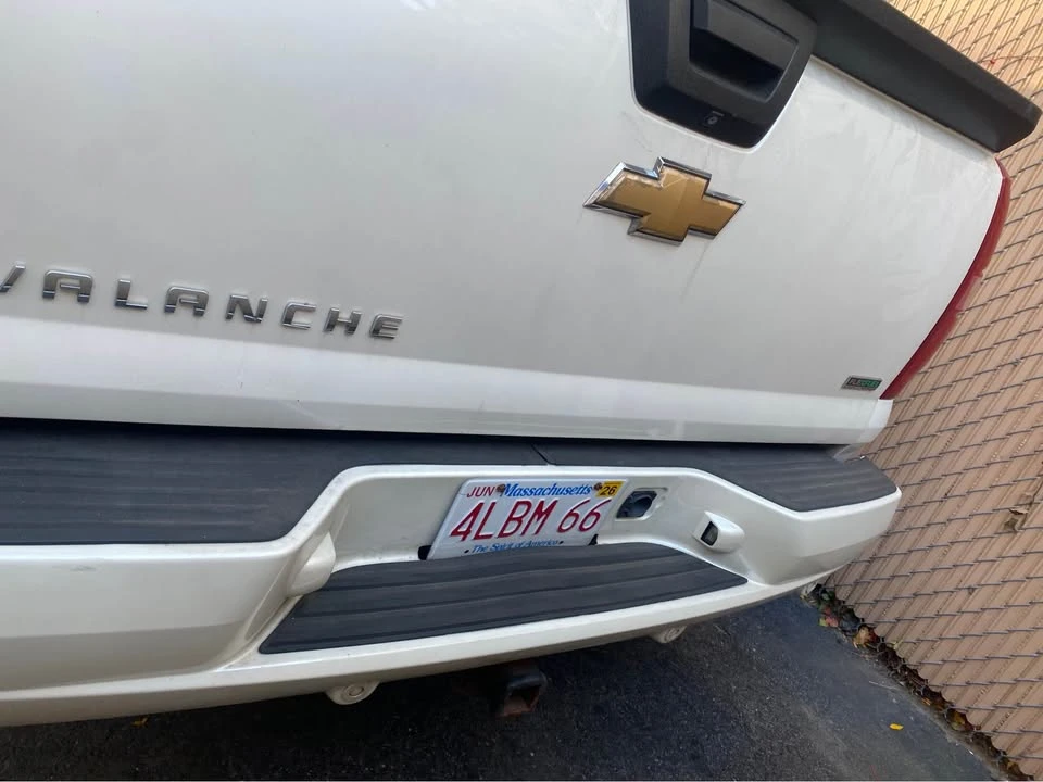 2010 Chevrolet Avalanche - Image 3 of 13