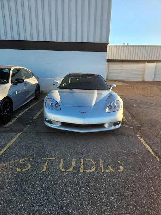 2010 Chevrolet Corvette C6 - Image 2 of 10