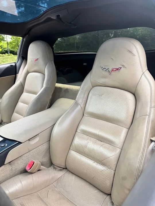 2010 Chevrolet Corvette C6 - Image 11 of 13