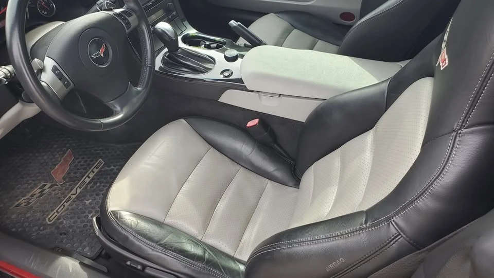 2010 Chevrolet Corvette C6 - Image 13 of 20