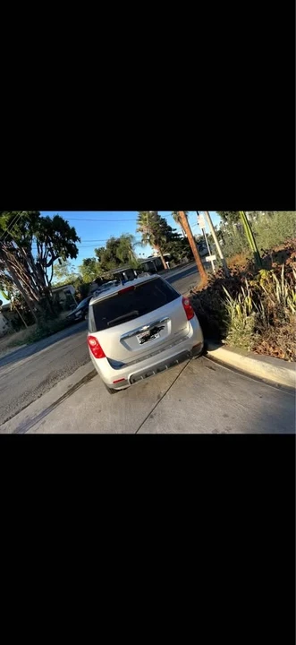 2010 Chevrolet Equinox - Image 4 of 4