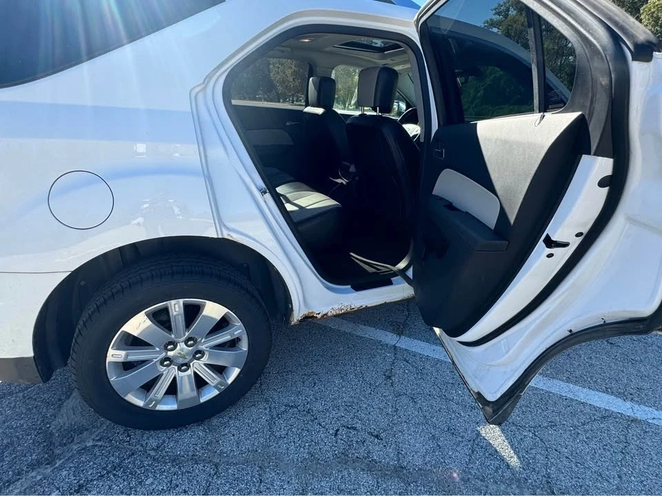 2010 Chevrolet Equinox - Image 2 of 11