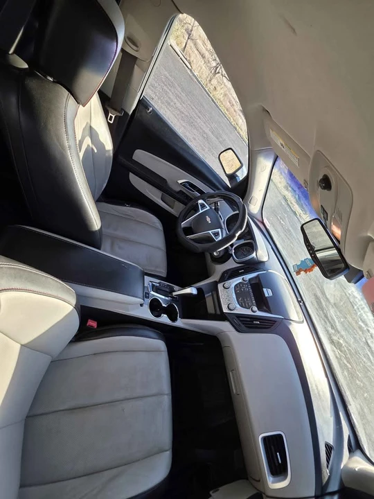 2010 Chevrolet Equinox - Image 9 of 17