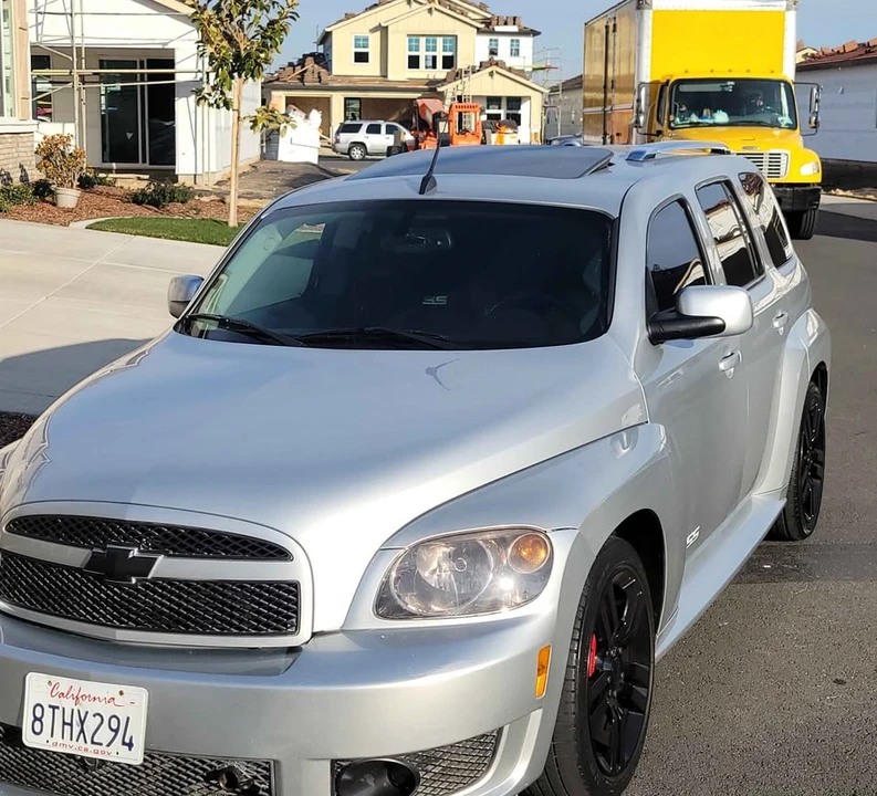 2010 Chevrolet HHR - Image 2 of 10