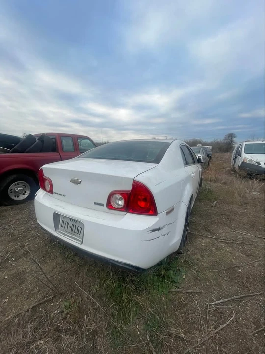 2010 Chevrolet Impala 10th Gen - Image 5 of 13