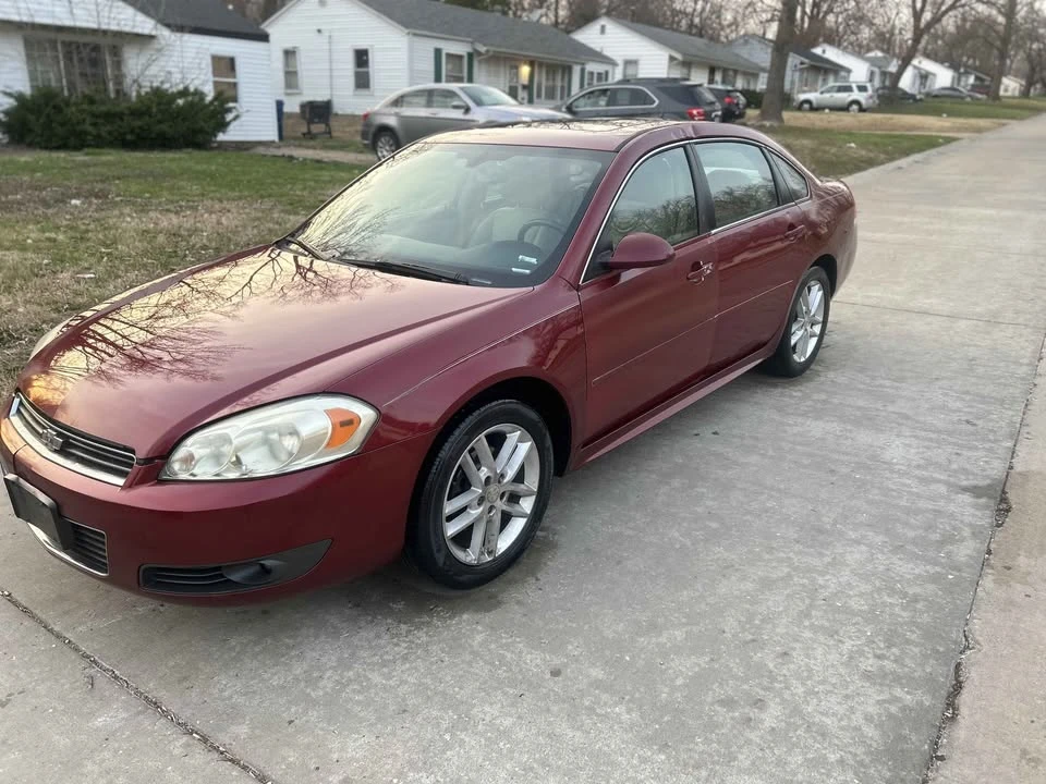 2010 Chevrolet Impala 9th Gen - Image 2 of 11