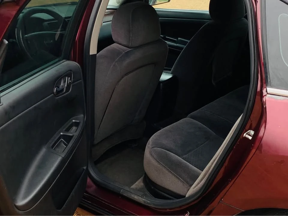 2010 Chevrolet Impala 9th Gen - Image 7 of 10