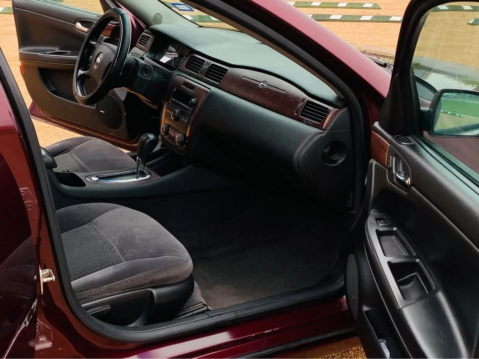 2010 Chevrolet Impala 9th Gen - Image 9 of 10