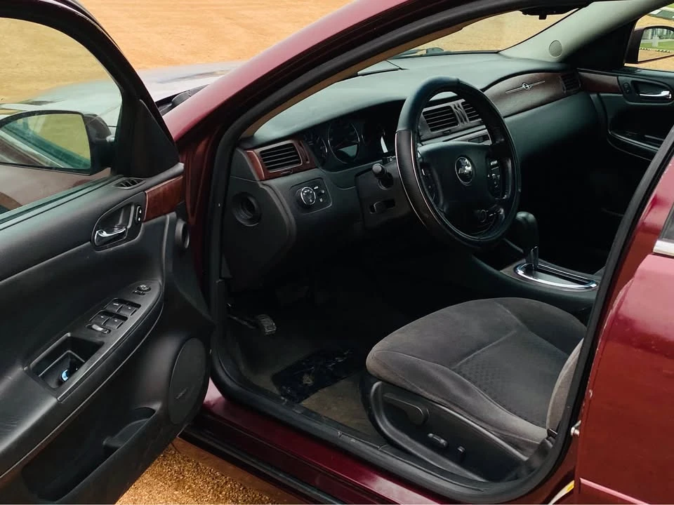 2010 Chevrolet Impala 9th Gen - Image 6 of 10